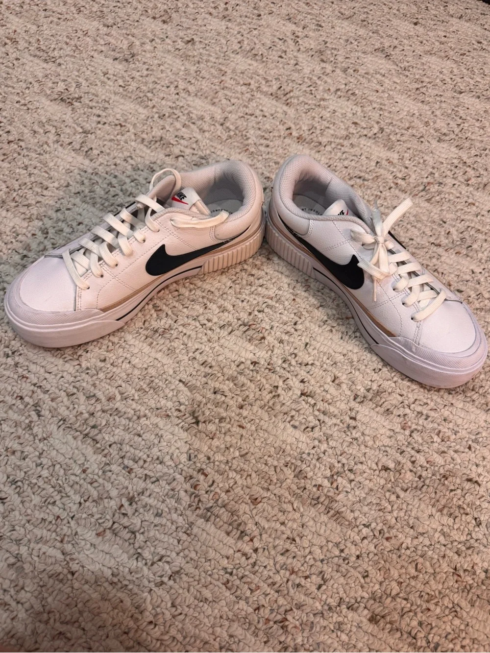Nike Court Legacy Lift Sneakers